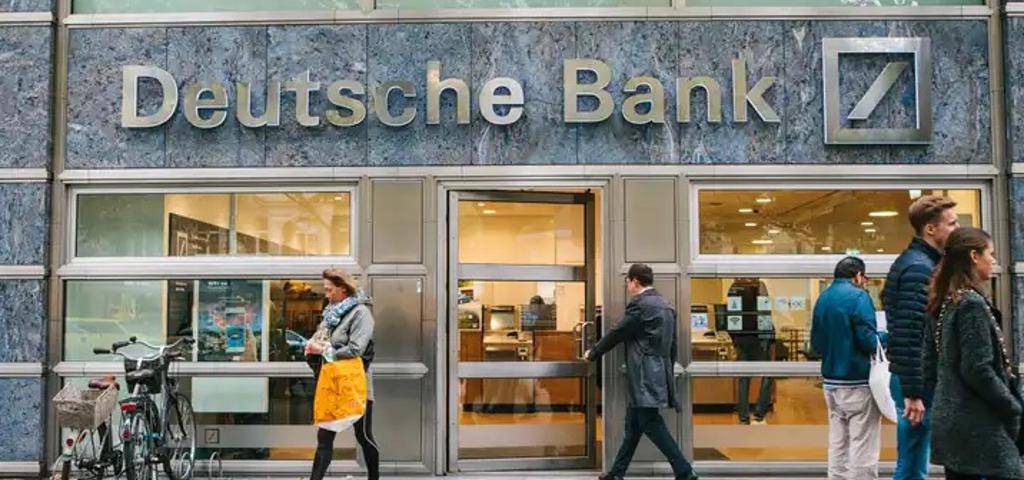 Ξενοικιάζει τα μισά της γραφεία στη Φρανκφούρτη η Deutsche Bank